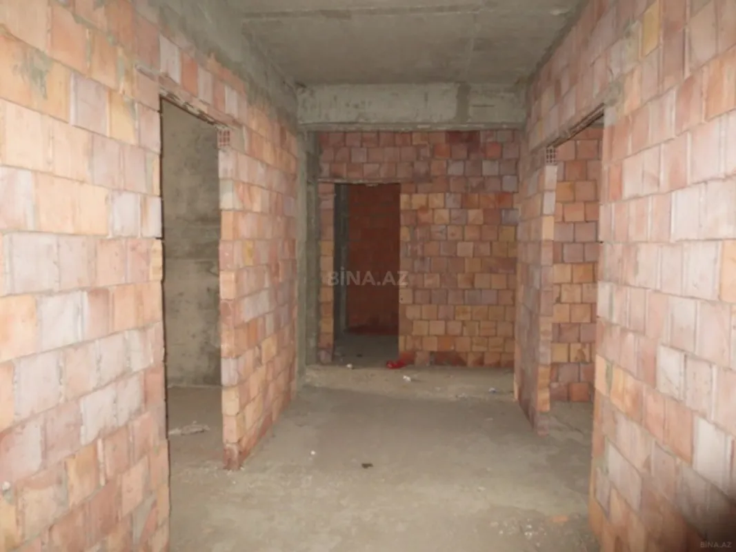 Satılır 3 otaqlı mənzil 135 m²