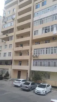 Satılır 3 otaqlı mənzil 135 m² — Bakı, İnşaatçılar 3 otaq 135.00 m²
