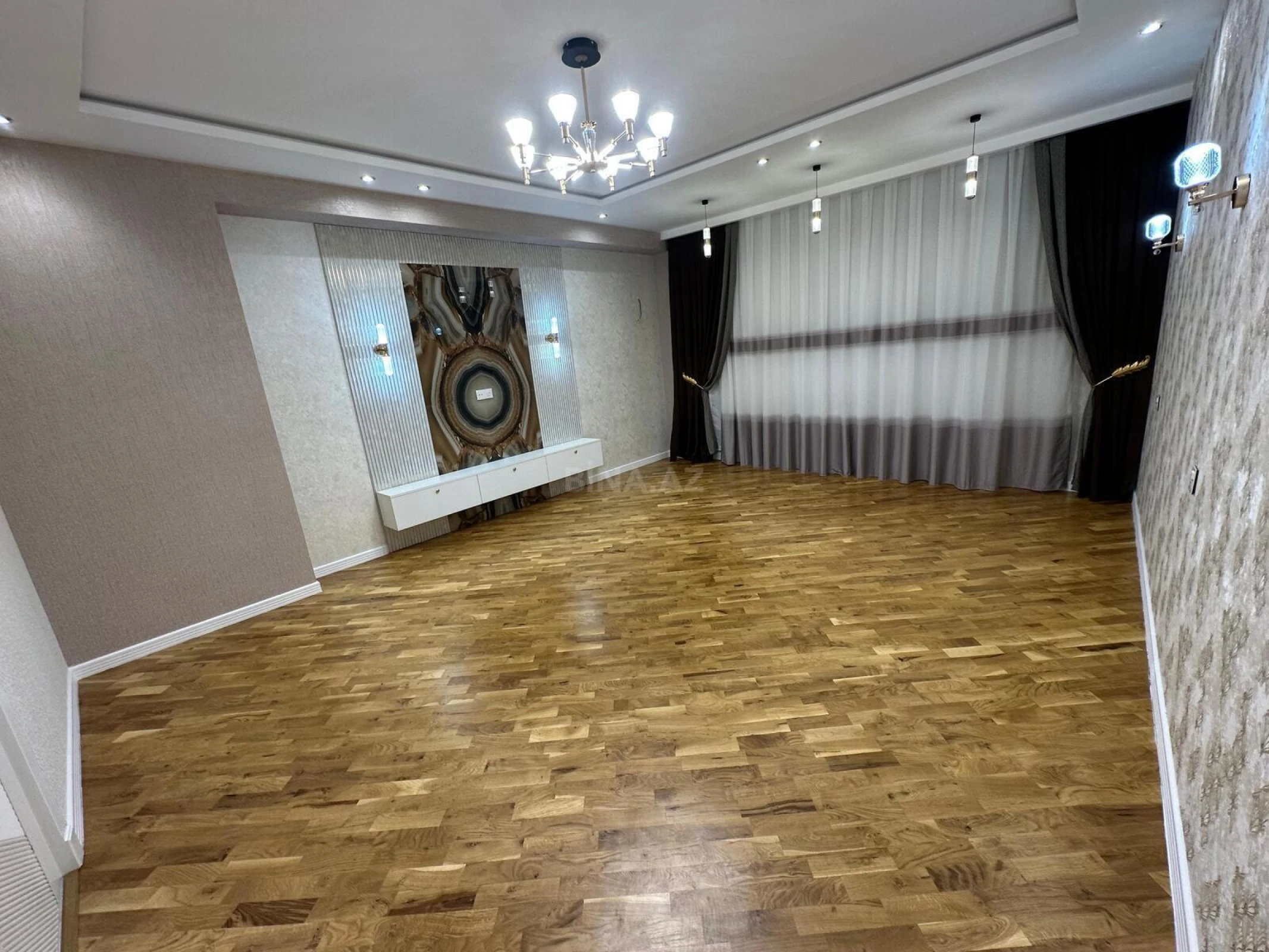Satılır 3 otaqlı mənzil 117 m²