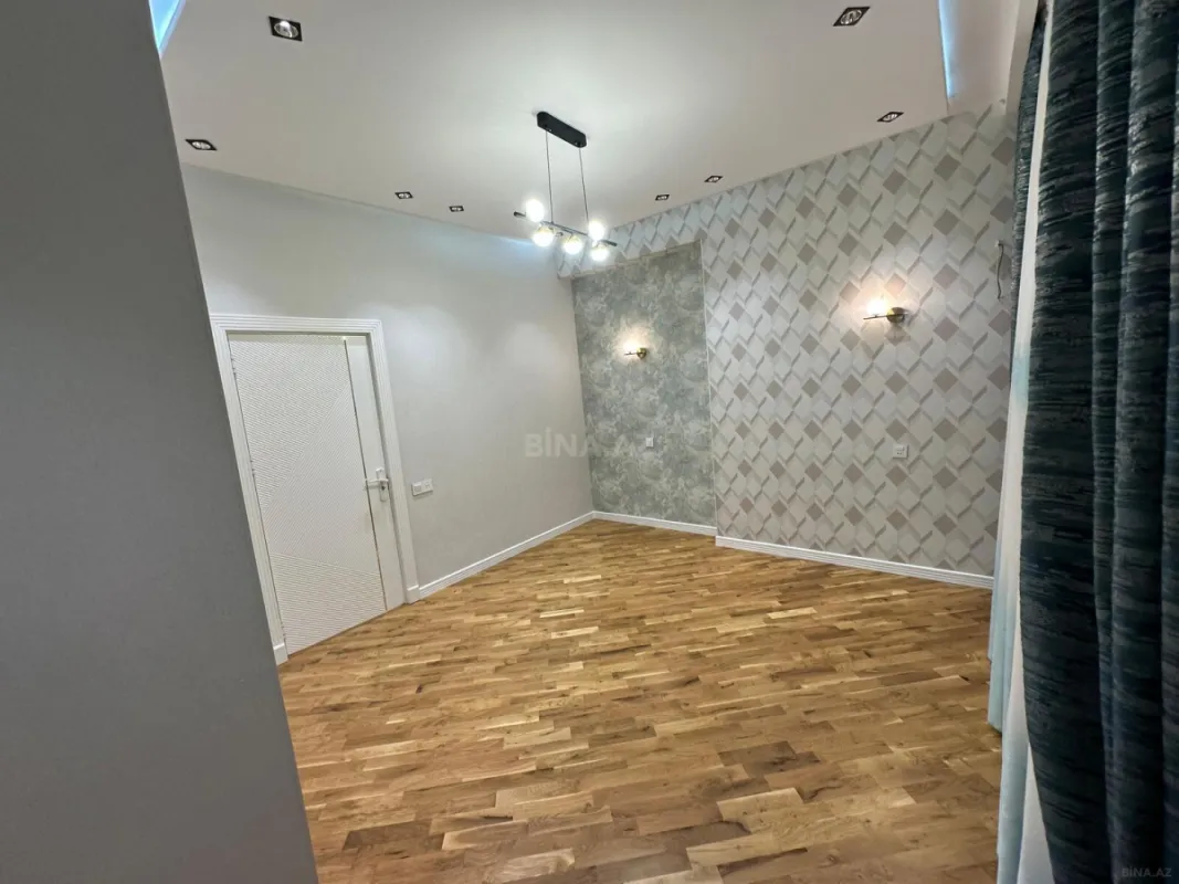 Satılır 3 otaqlı mənzil 117 m²