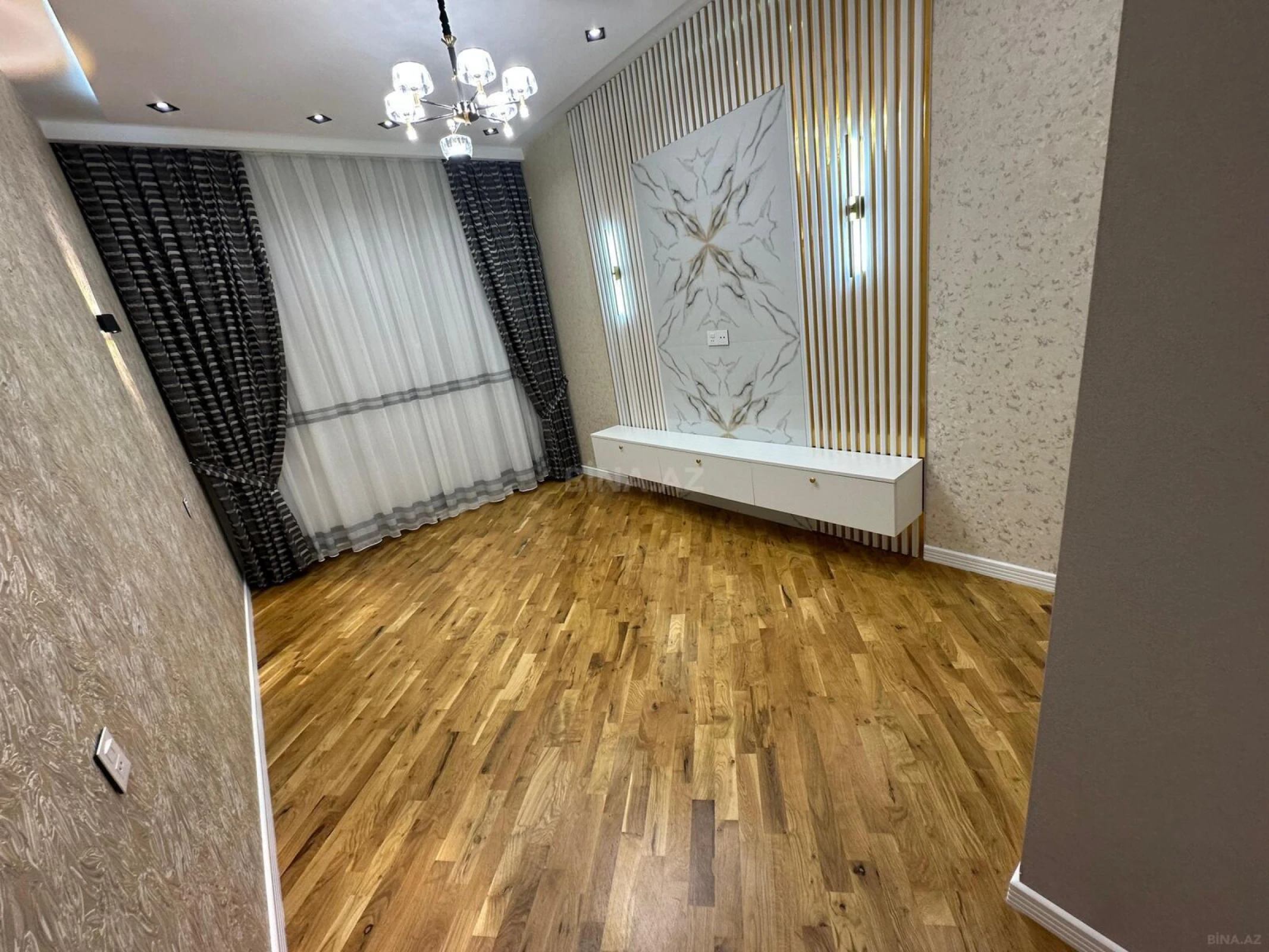 Satılır 3 otaqlı mənzil 117 m²