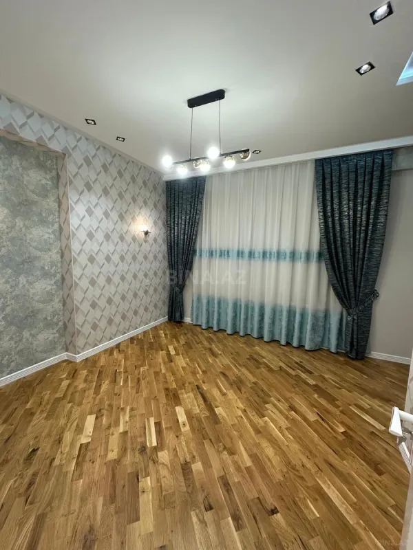 Satılır 3 otaqlı mənzil 117 m²