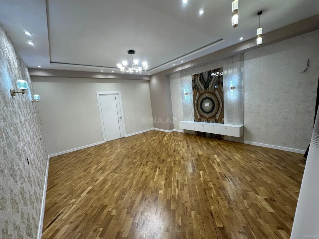 Satılır 3 otaqlı mənzil 117 m²