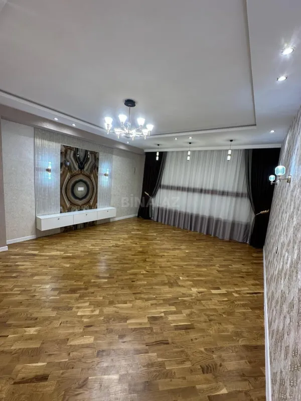 Satılır 3 otaqlı mənzil 117 m²