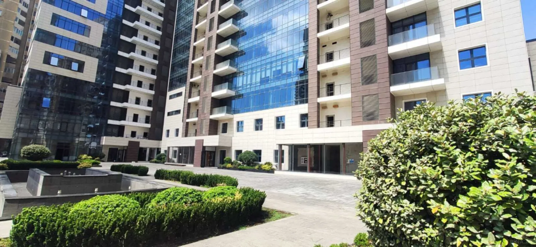 Satılır 2 otaqlı mənzil 94 m²