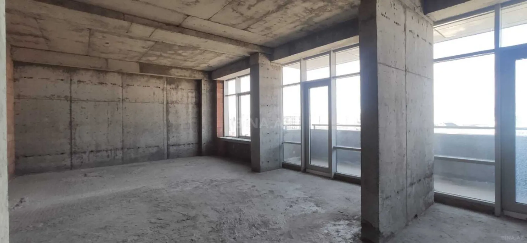 Satılır 2 otaqlı mənzil 94 m²