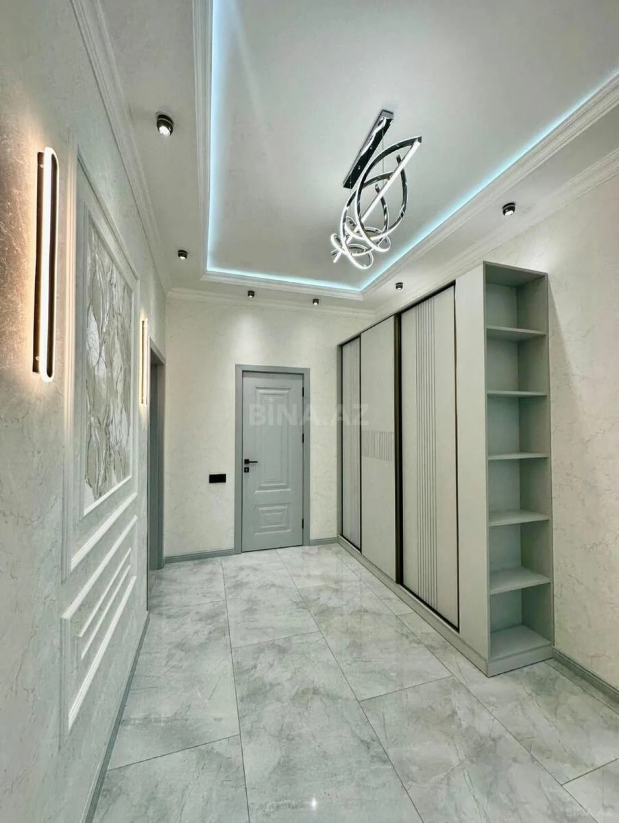 Satılır 3 otaqlı mənzil 98 m²
