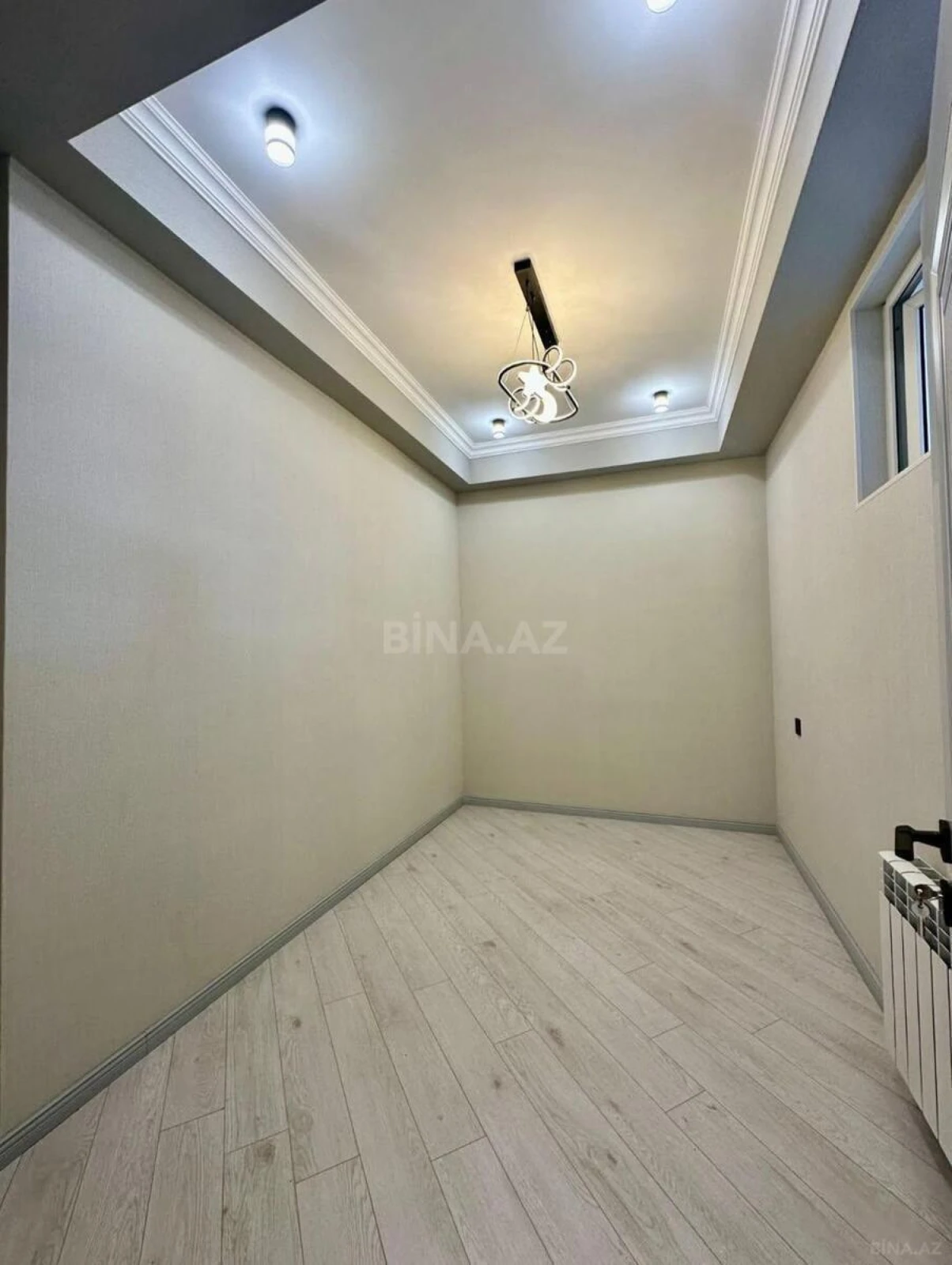 Satılır 3 otaqlı mənzil 98 m²