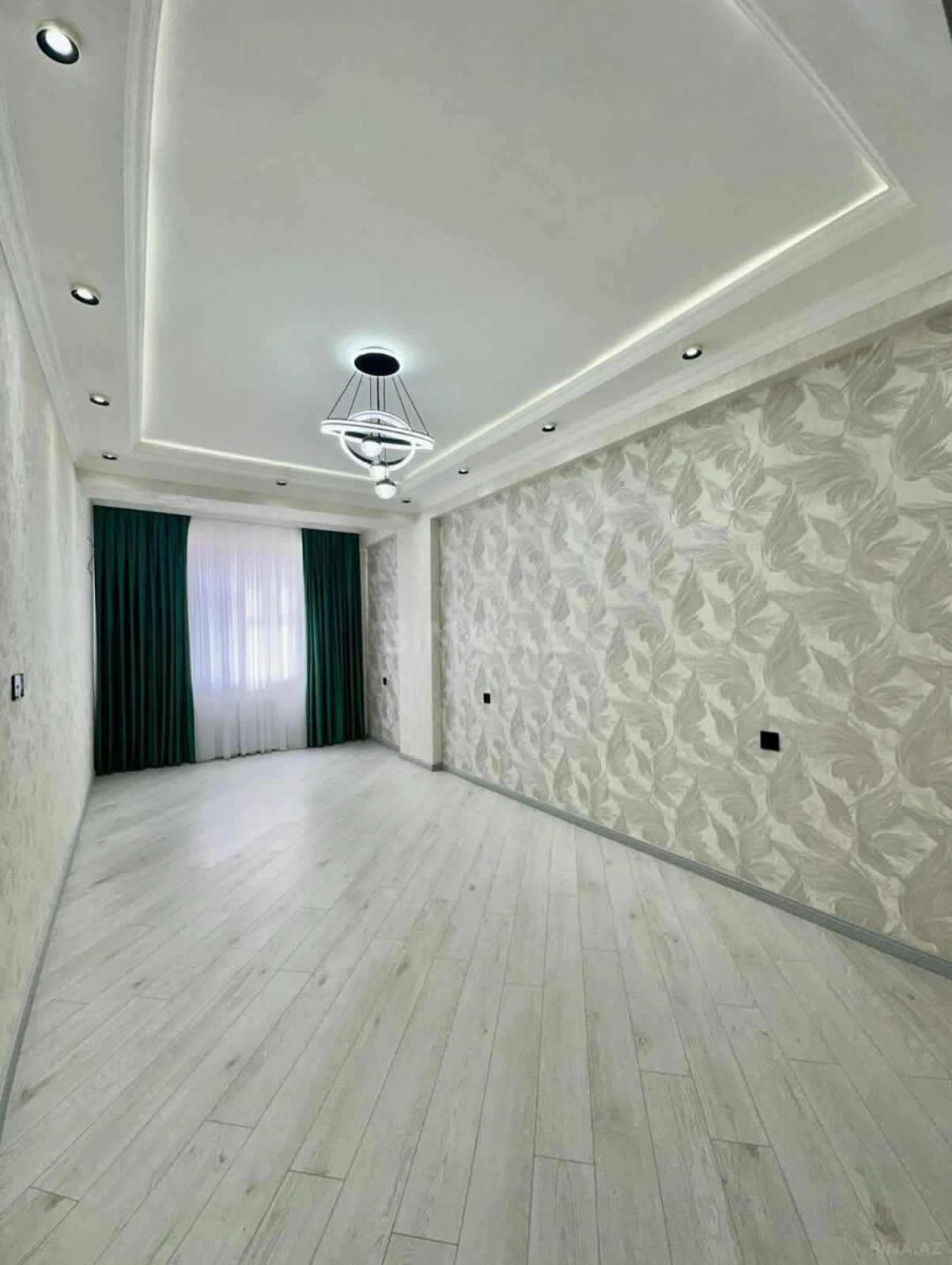 Satılır 3 otaqlı mənzil 98 m²