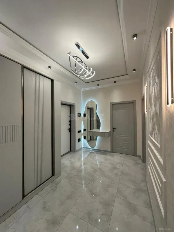 Satılır 3 otaqlı mənzil 98 m²