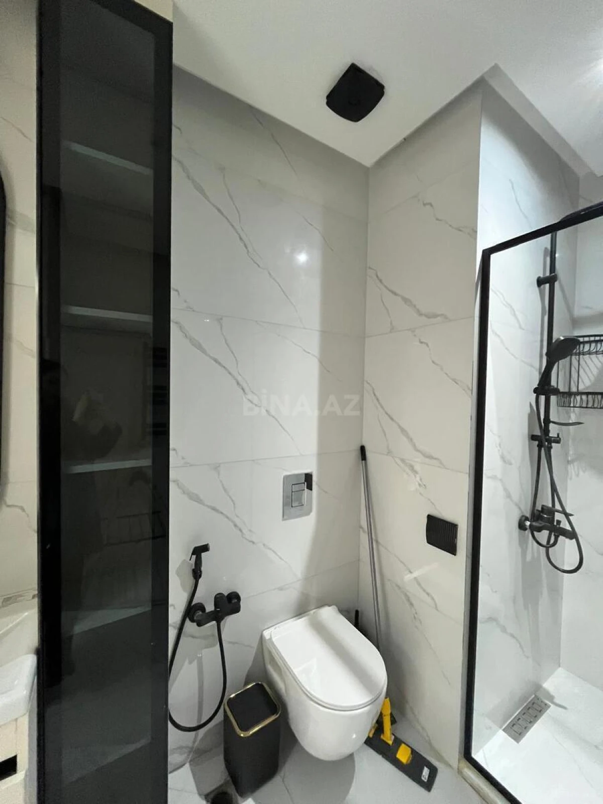 Kirayə verilir 3 otaqlı mənzil 130 m²