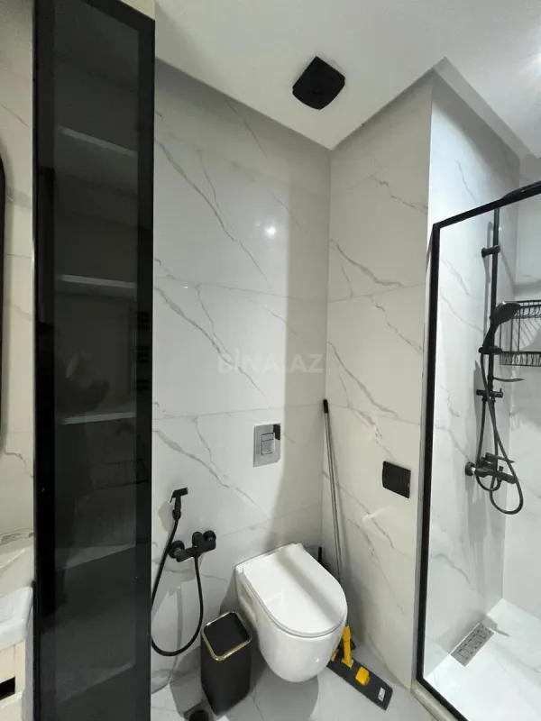 Kirayə verilir 3 otaqlı mənzil 130 m²