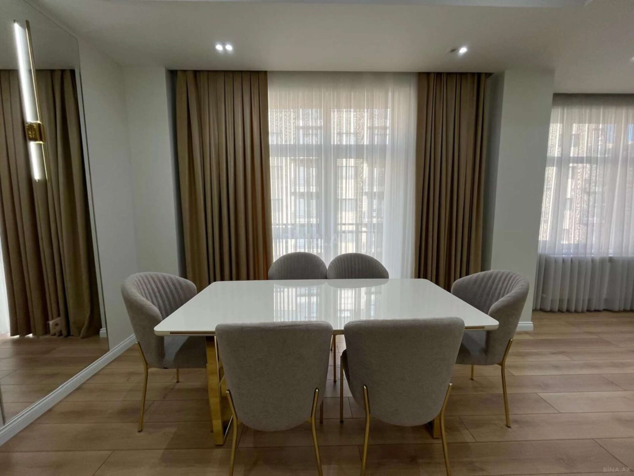 Kirayə verilir 3 otaqlı mənzil 130 m²