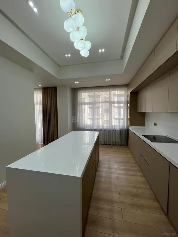 Kirayə verilir 3 otaqlı mənzil 130 m²