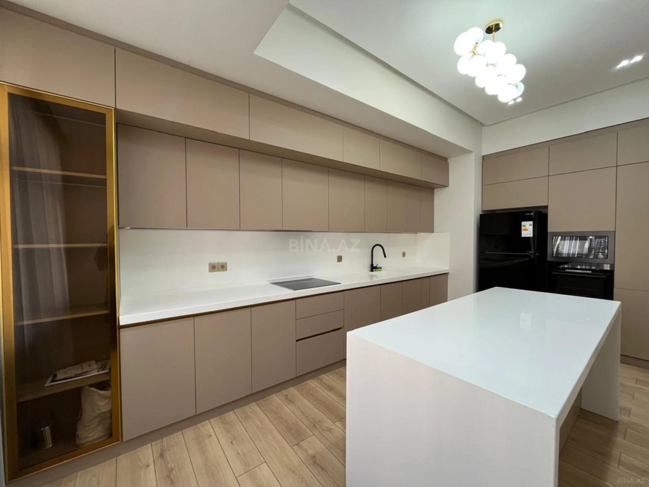 Kirayə verilir 3 otaqlı mənzil 130 m²