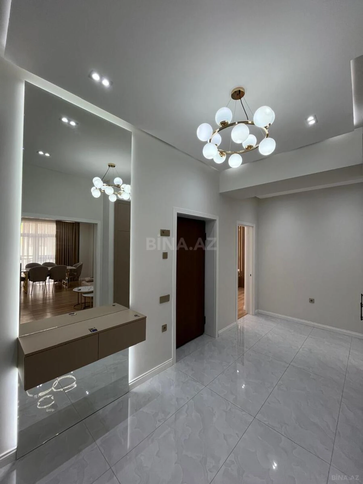 Kirayə verilir 3 otaqlı mənzil 130 m²
