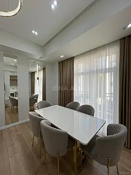 Kirayə verilir 3 otaqlı mənzil 130 m²