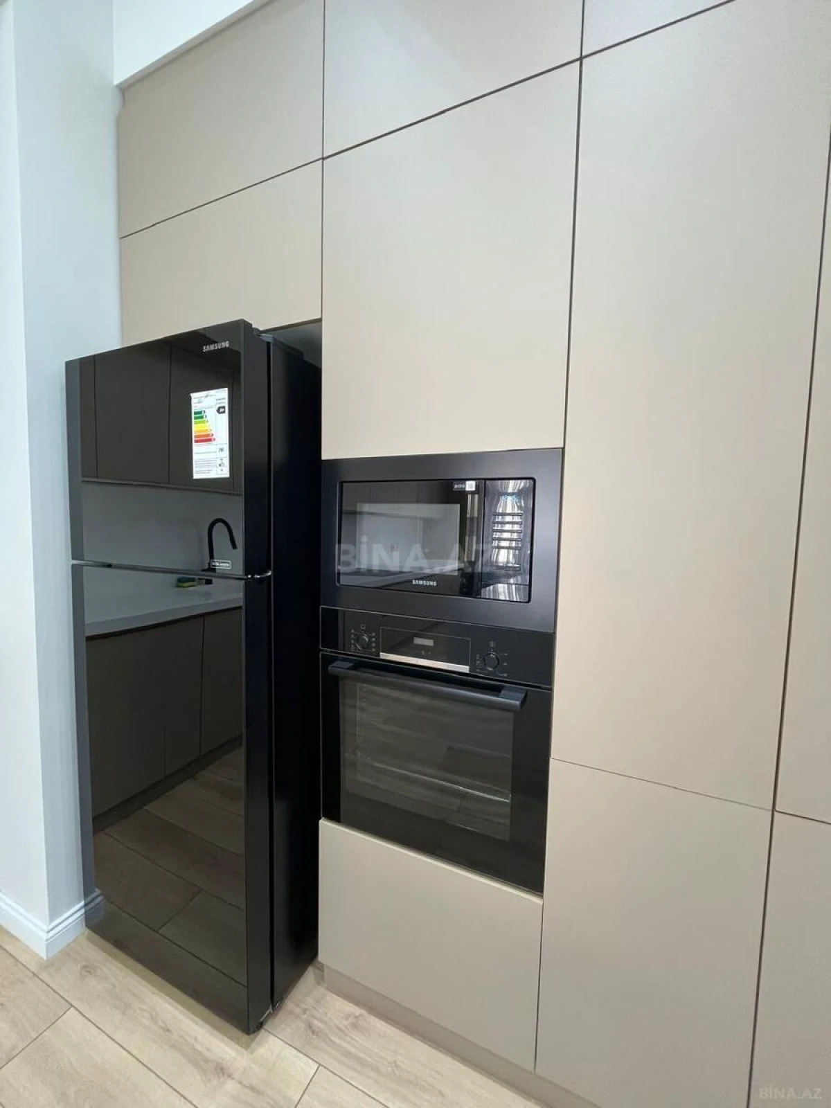 Kirayə verilir 3 otaqlı mənzil 130 m²