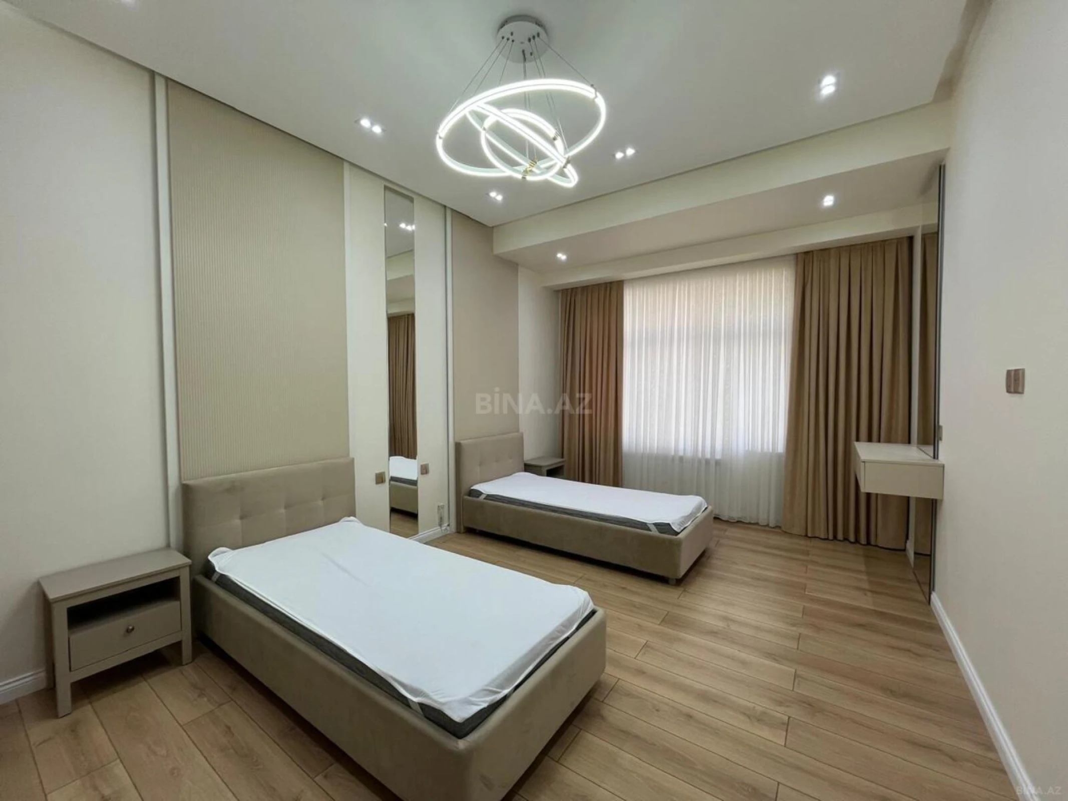 Kirayə verilir 3 otaqlı mənzil 130 m²