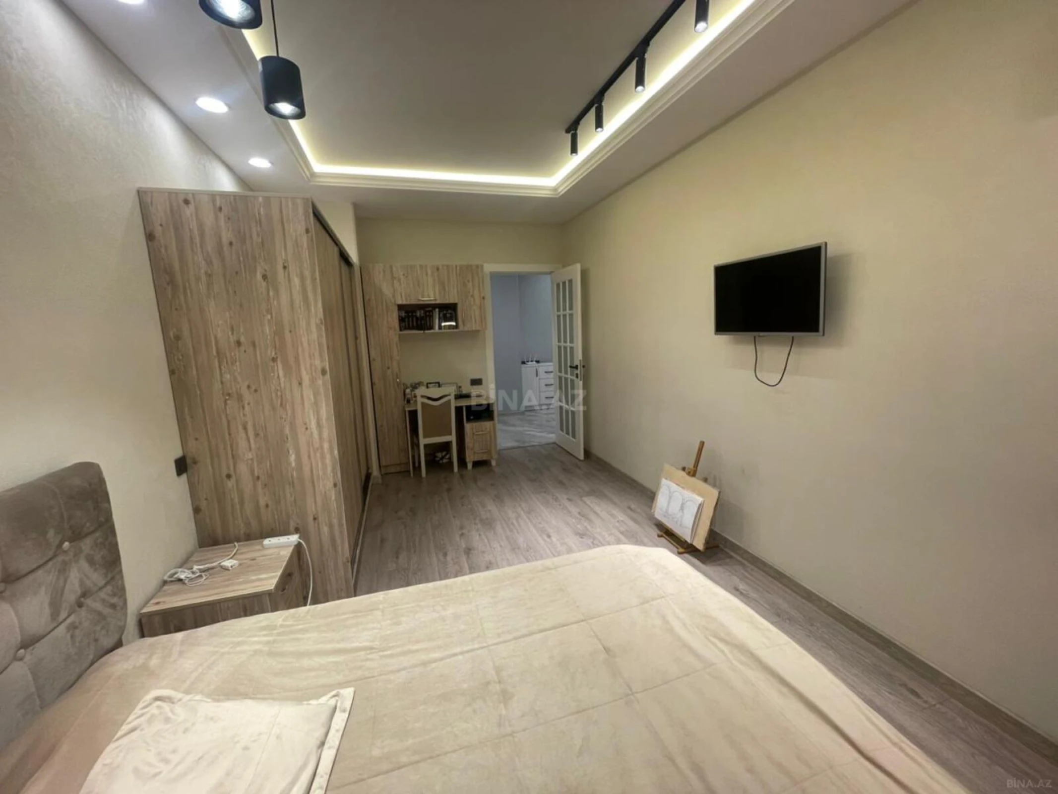 Satılır 4 otaqlı mənzil 179 m²