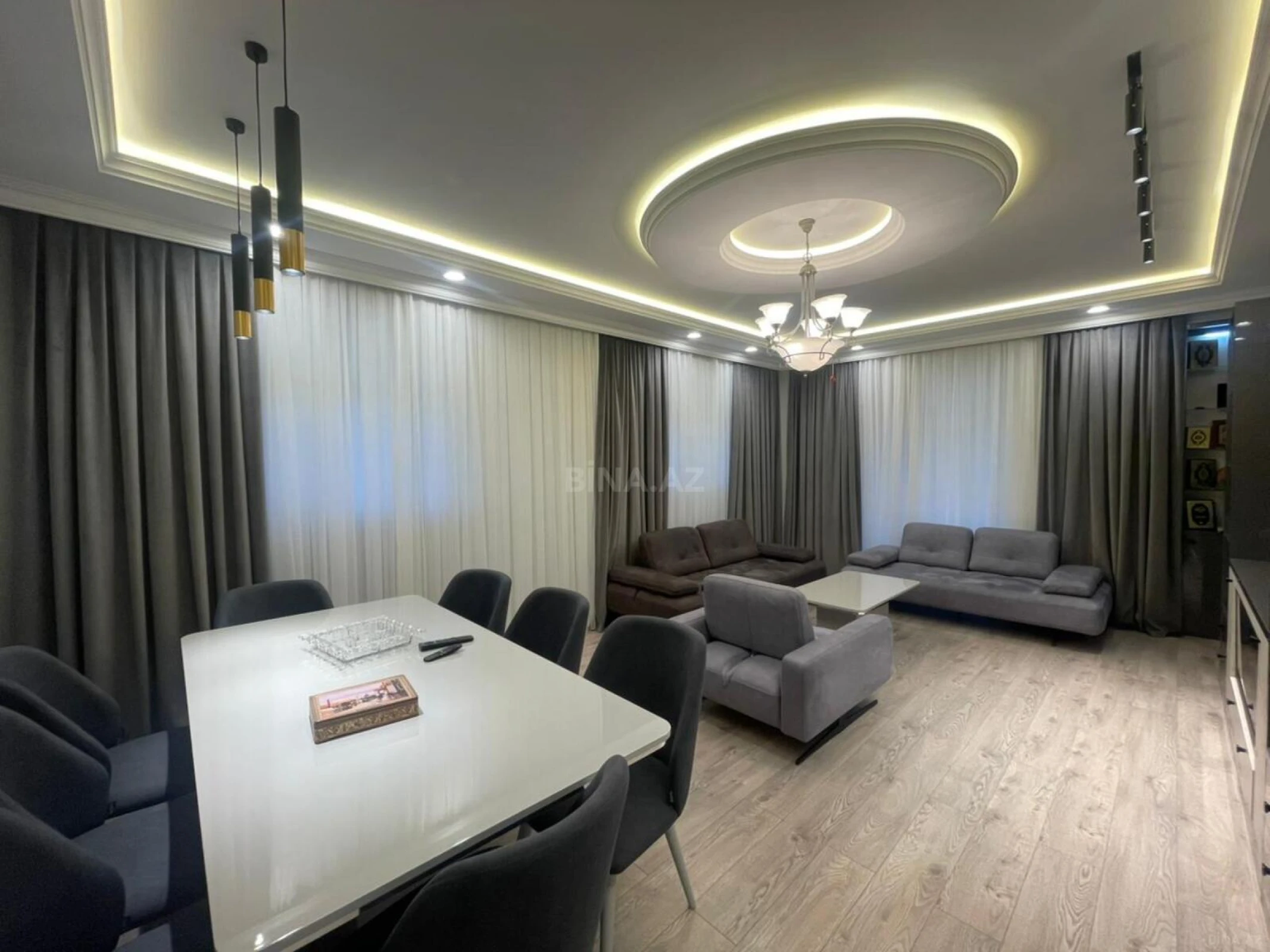 Satılır 4 otaqlı mənzil 179 m²