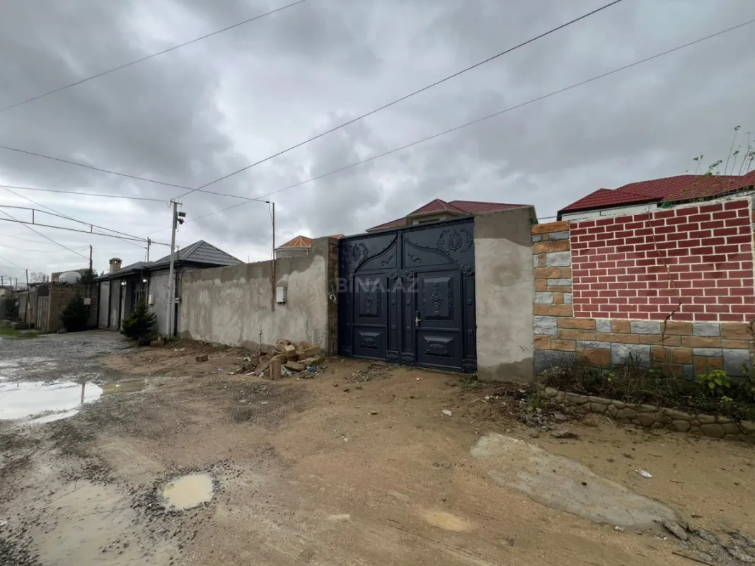 Satılır 6 otaqlı həyət evi 220 m²