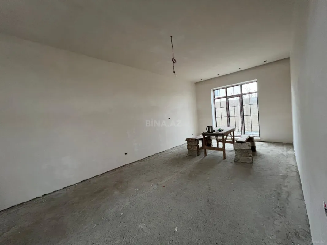 Satılır 6 otaqlı həyət evi 220 m²
