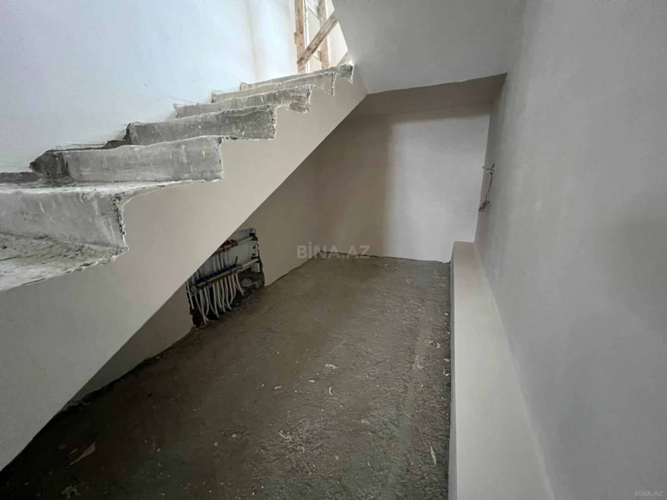 Satılır 6 otaqlı həyət evi 220 m²