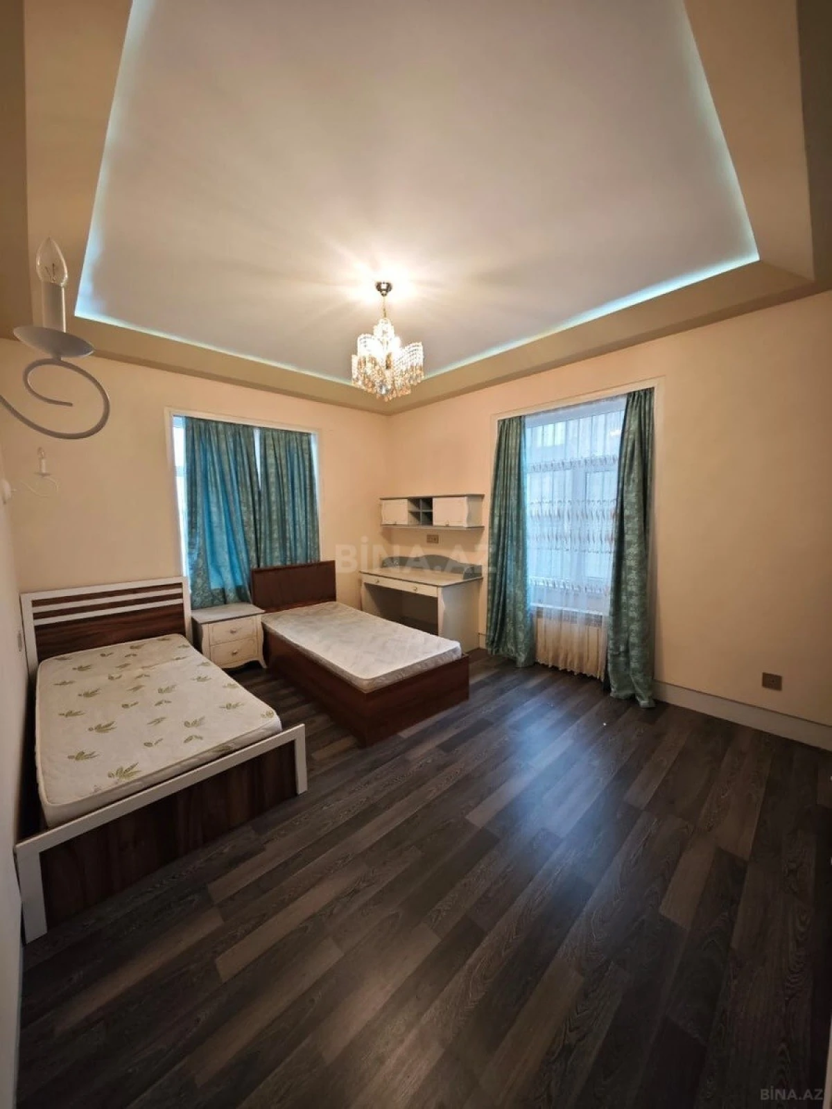 Satılır 5 otaqlı həyət evi 250 m²
