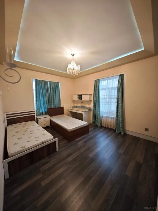 Satılır 5 otaqlı həyət evi 250 m²