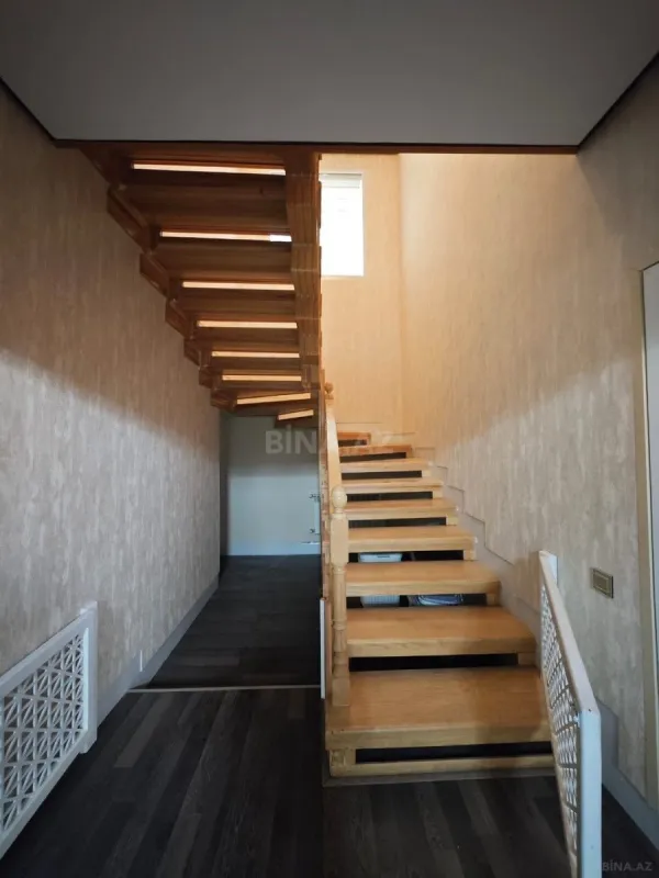Satılır 5 otaqlı həyət evi 250 m²