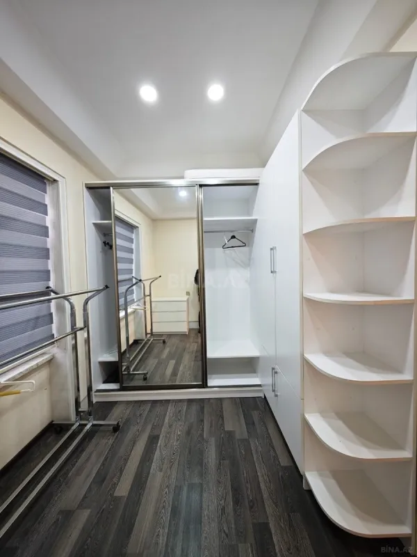 Satılır 5 otaqlı həyət evi 250 m²