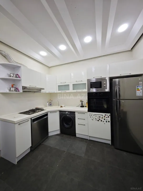 Satılır 5 otaqlı həyət evi 250 m²
