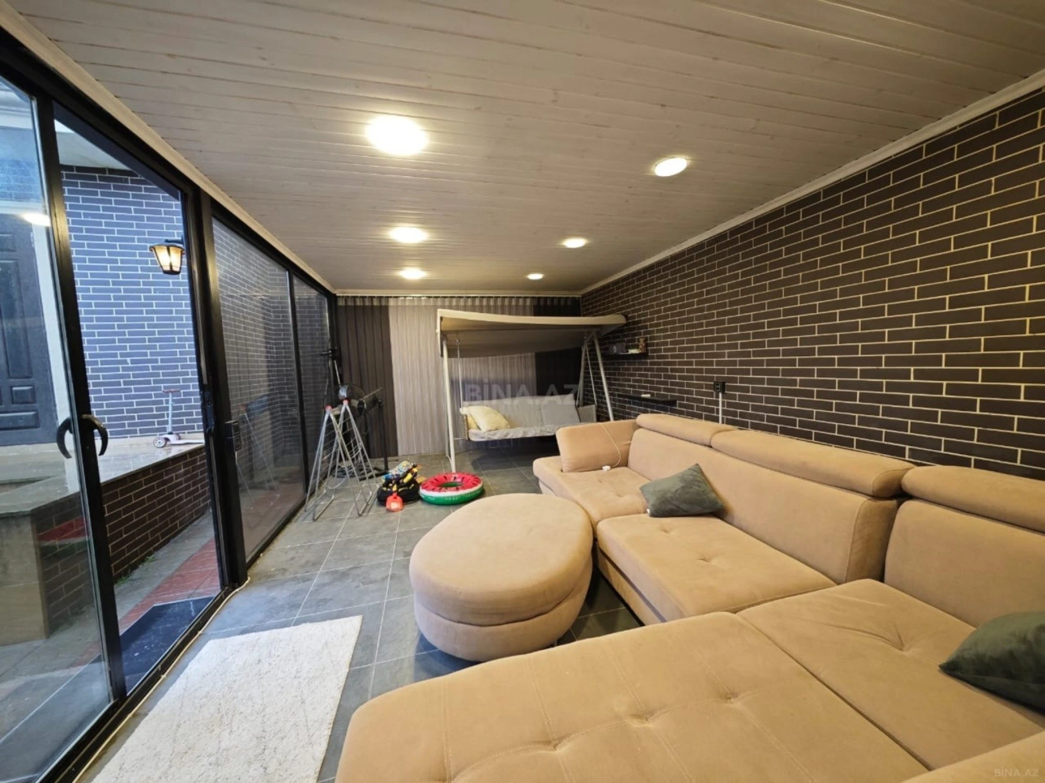 Satılır 5 otaqlı həyət evi 250 m²