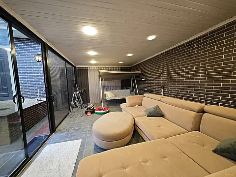 Satılır 5 otaqlı həyət evi 250 m²