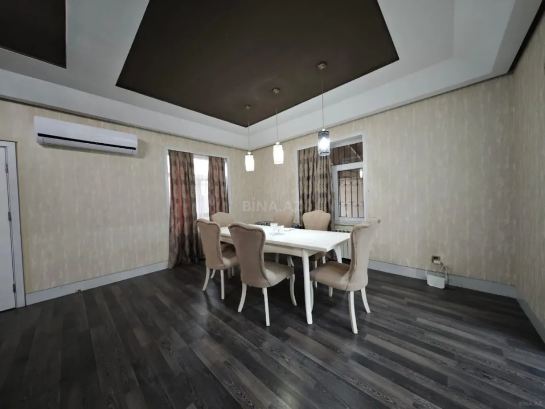 Satılır 5 otaqlı həyət evi 250 m²