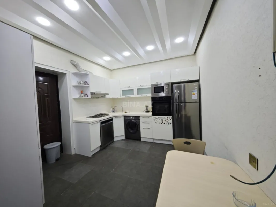 Satılır 5 otaqlı həyət evi 250 m²