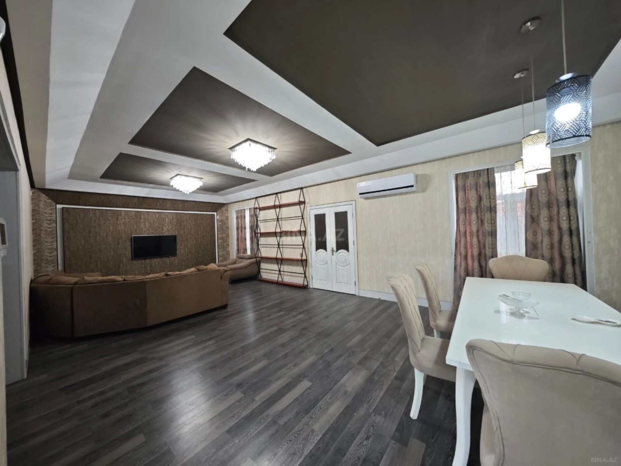 Satılır 5 otaqlı həyət evi 250 m²