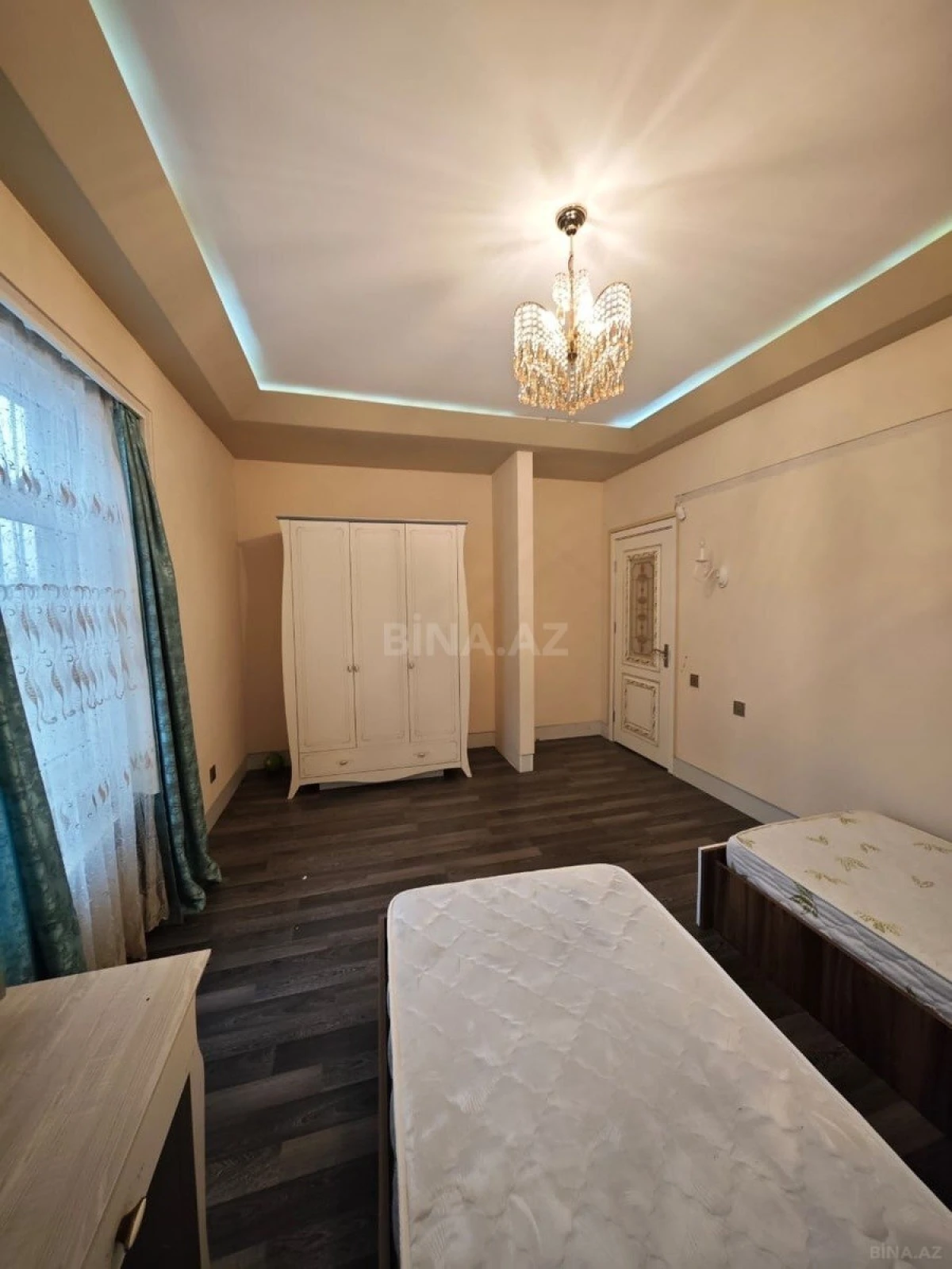 Satılır 5 otaqlı həyət evi 250 m²