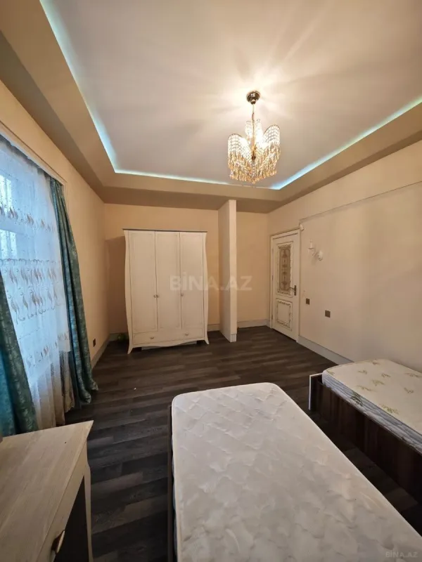 Satılır 5 otaqlı həyət evi 250 m²