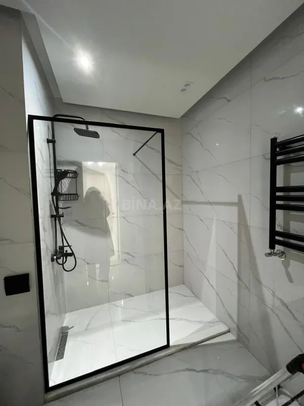 Kirayə verilir 3 otaqlı mənzil 136 m²