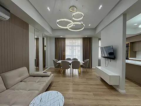 Kirayə verilir 3 otaqlı mənzil 136 m² — Bakı, Yeni Günəşli 3 otaq 136.00 m²