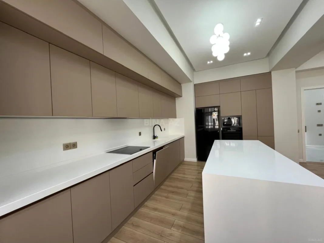 Kirayə verilir 3 otaqlı mənzil 136 m²