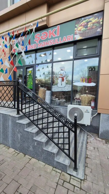 Satılır obyekt 61 m²