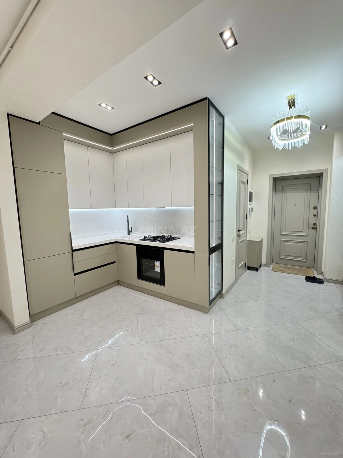 Satılır 3 otaqlı mənzil 108 m²