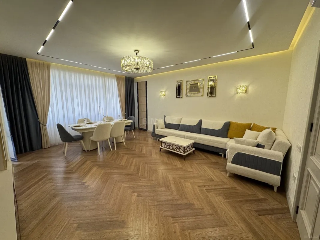 Satılır 3 otaqlı mənzil 108 m²