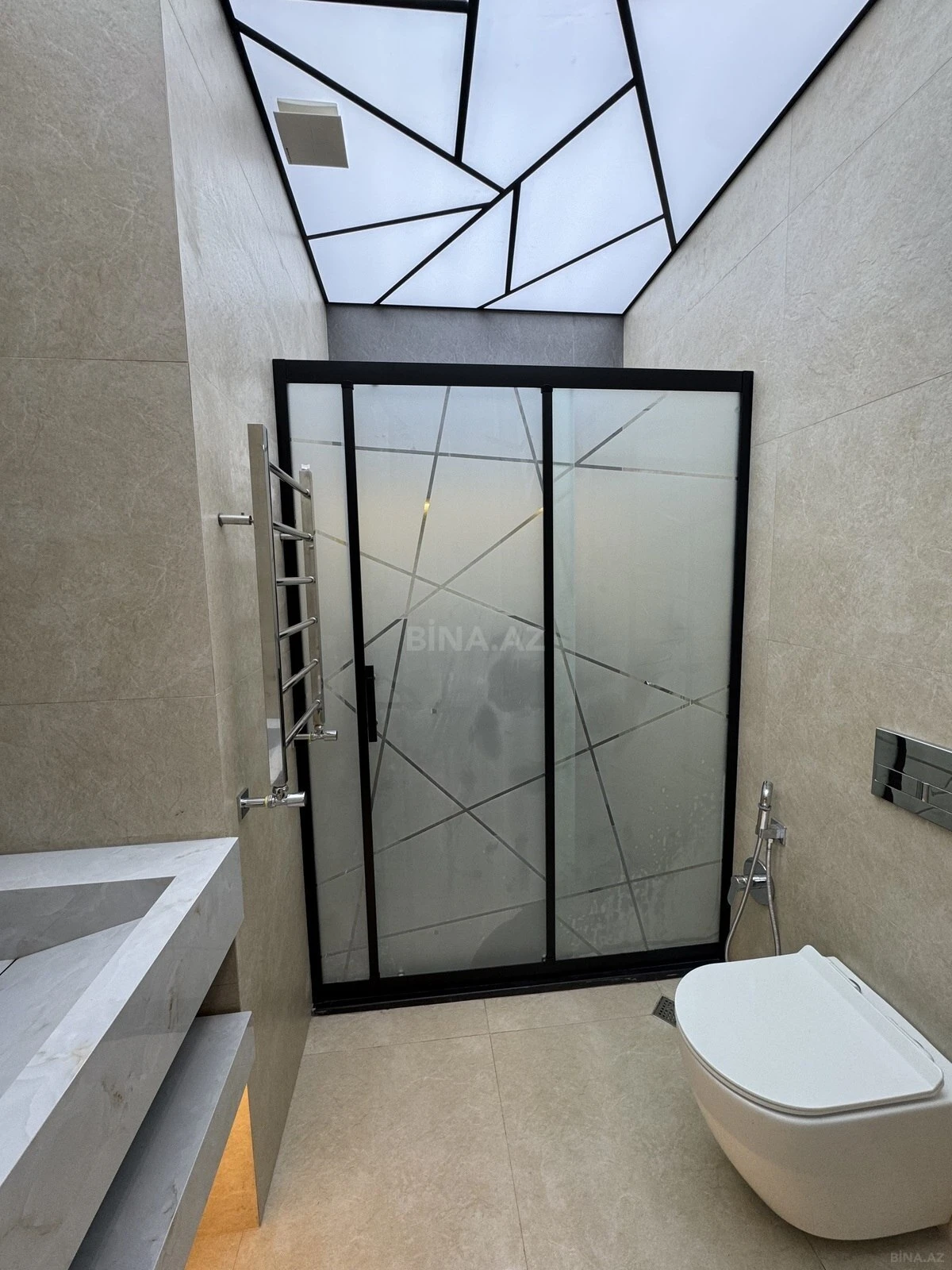 Satılır 3 otaqlı mənzil 108 m²