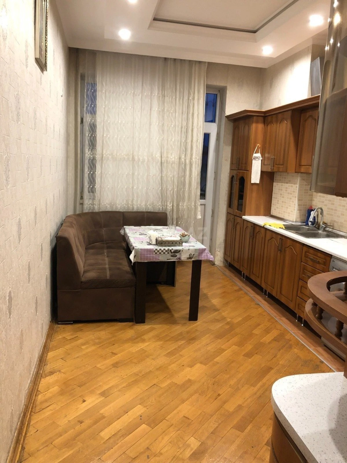Kirayə verilir 3 otaqlı mənzil 112 m²