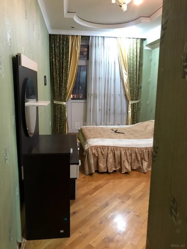 Kirayə verilir 3 otaqlı mənzil 112 m²