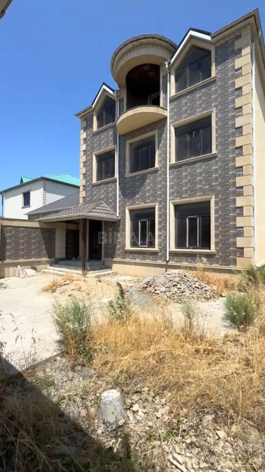 Satılır 6 otaqlı həyət evi 360 m²